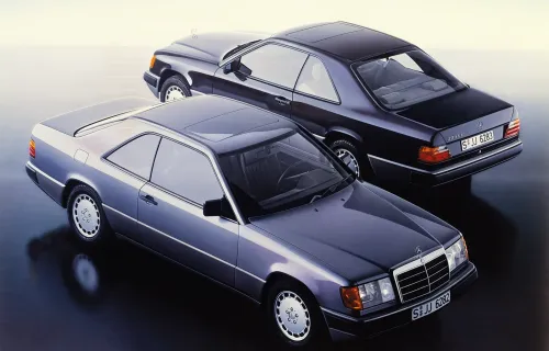 Mercedes-Benz serii 124 coupé. Jako pierwsze w 1987 roku zadebiutowały modele 230 CE oraz 300 CE.